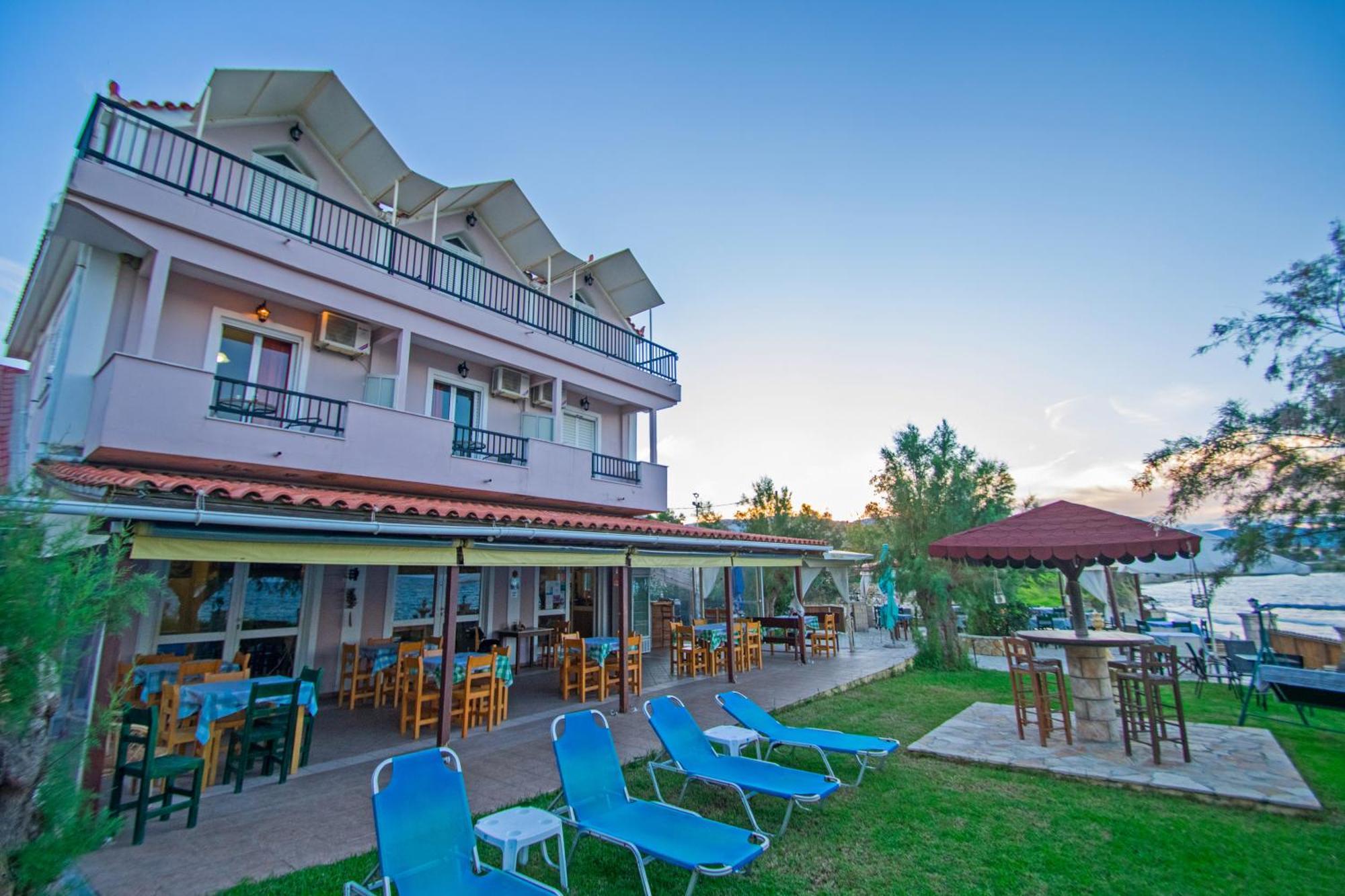 Apartment Psarou Ammoudi