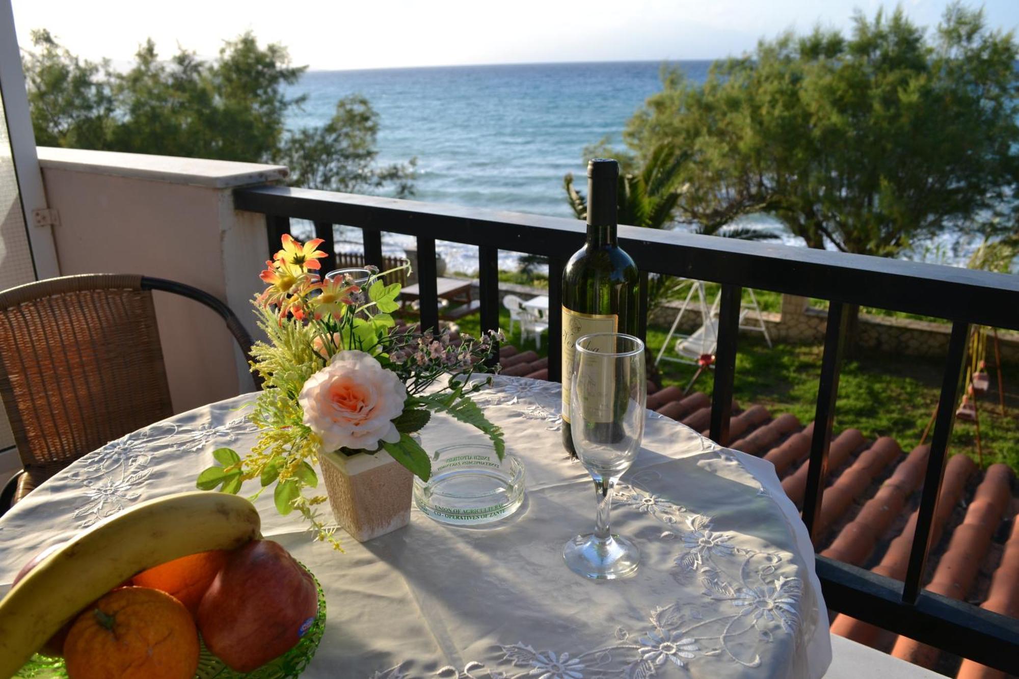 Psarou Apartment Ammoudi