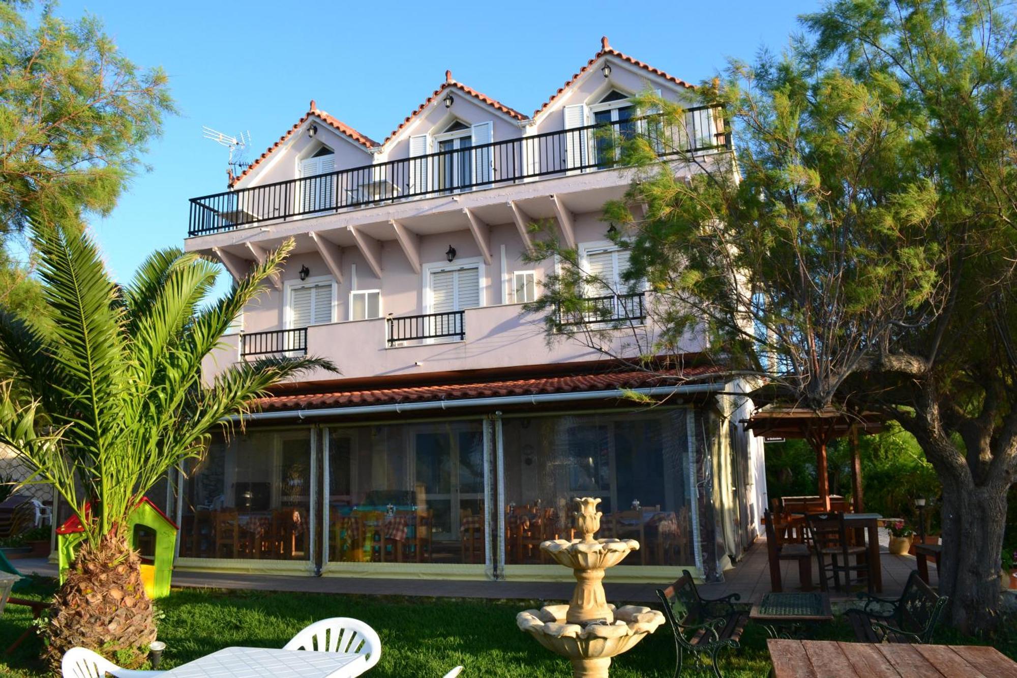 Apartment Psarou Ammoudi