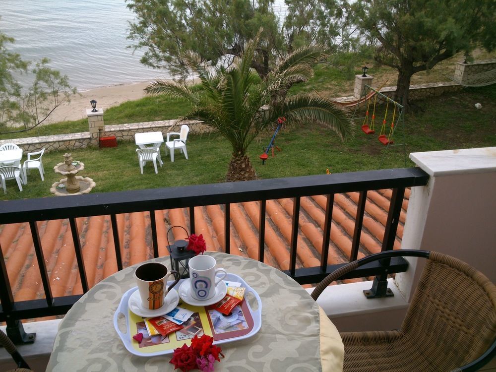 Apartment Psarou Ammoudi